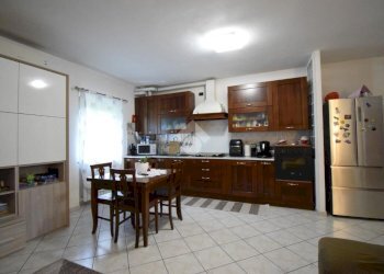 Three-room apartment Via Santa Maria, Cologno Monzese - photo 9