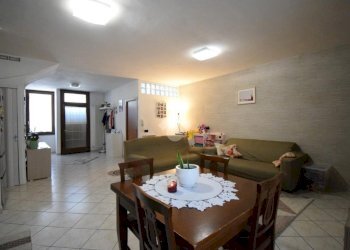 Three-room apartment Via Santa Maria, Cologno Monzese - photo 12