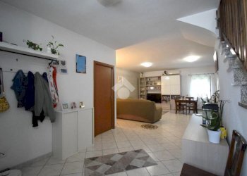 Three-room apartment Via Santa Maria, Cologno Monzese - photo 13