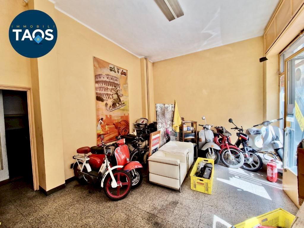 Shop Via Antonio Banfo, 47, Torino (neighborhood Barriera Milano) - photo 1