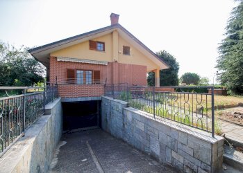 Ingresso Box - Villa Trifamiliare via Fratelli Vitrani, 20, Villarbasse - foto 33