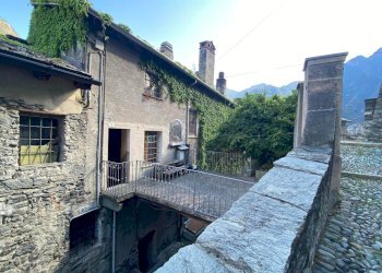 Appartamento Piazza Renè de Challand 1, Verrès - foto 2