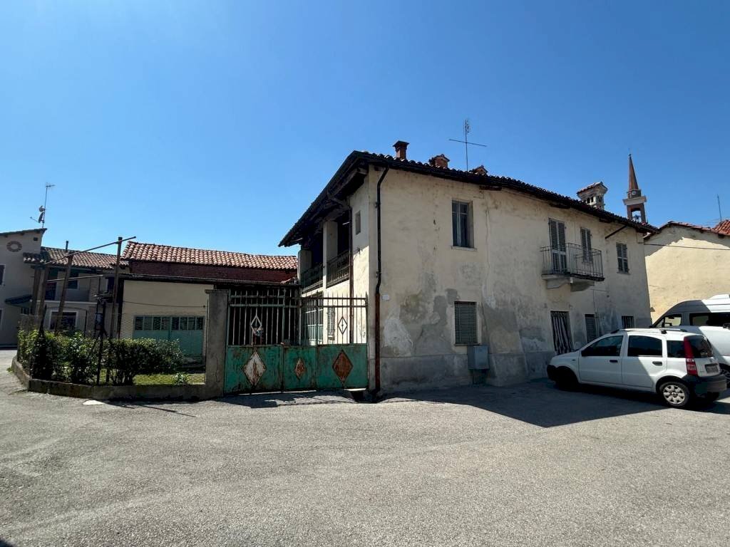Villa piazza Roma 3, Rocca de' Baldi - foto 2