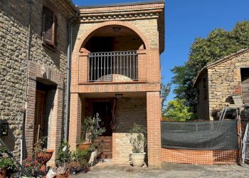Foto 1 - Casa indipendente Via D. Alighieri
 
1, Smerillo - foto 1