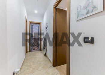 Hall / corridoio - Trilocale VIALE DELLE TAMERICI
 
36, Fiumicino - foto 21