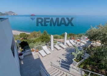 Vista dell\'acqua - Villa Via Cefalu'  -  Sant'Ambrogio
 
SNC, Cefalù - foto 23
