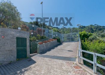 Terrazza - Villa Via Cefalu'  -  Sant'Ambrogio
 
SNC, Cefalù - foto 47