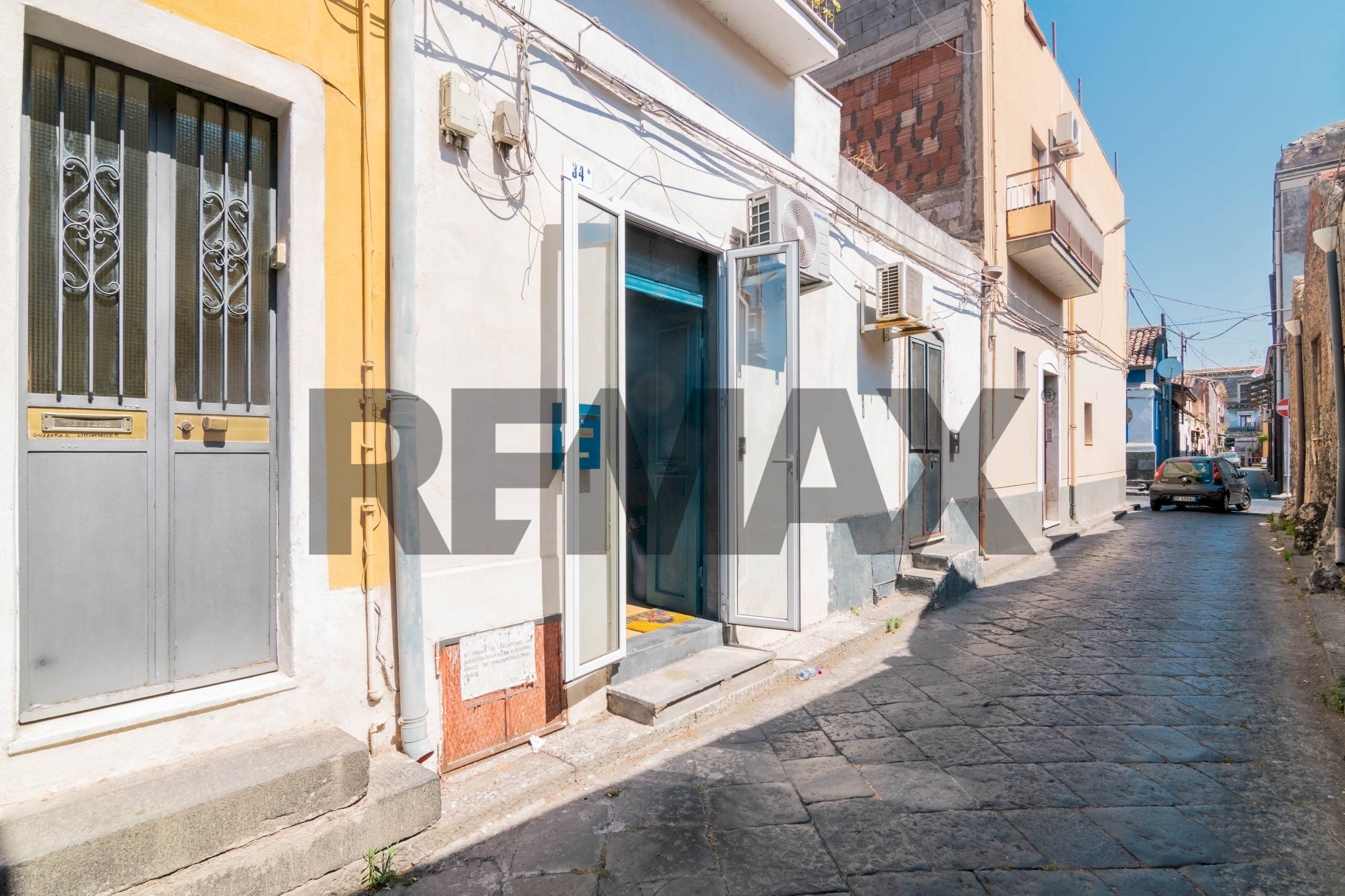 Edificio all\'aperto - Bilocale Via De Lorenzo
 
34, Catania - foto 1