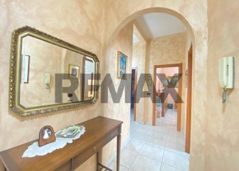 Hall / corridoio - Trilocale Via Luigi Pirandello
 
15, Catania - foto 7