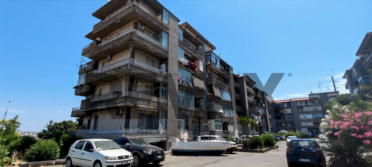 Edificio all\'aperto - Quadrilocale Via Delle Robinie
 
4, Catania - foto 1