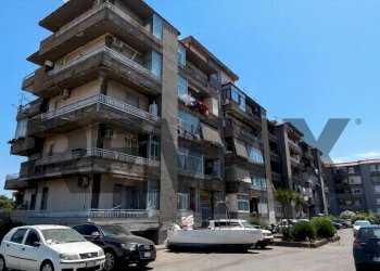 Edificio all\'aperto - Quadrilocale Via Delle Robinie
 
4, Catania - foto 1