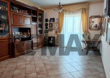Soggiorno - Quadrilocale Via Delle Robinie
 
4, Catania - foto 7