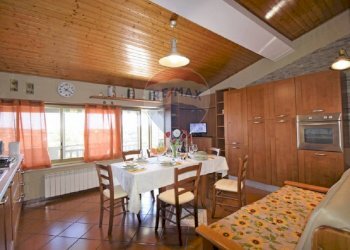 Sala da pranzo - Three-room apartment VIA TRAPPETO
 
25, San Giovanni la Punta - photo 1