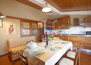 Sala da pranzo - Three-room apartment VIA TRAPPETO
 
25, San Giovanni la Punta - photo 10