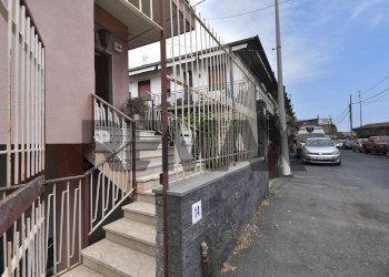 Edificio all\'aperto - Casa semi indipendente Via Ota
 
14, Catania - foto 20