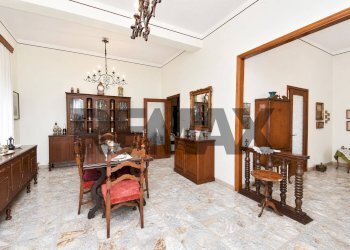 Sala da pranzo - Casa semi indipendente Via Ota
 
14, Catania - foto 17