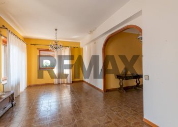 Stanza vuota - Appartamento Via San Domenico Savio
 
25, Caltagirone - foto 2