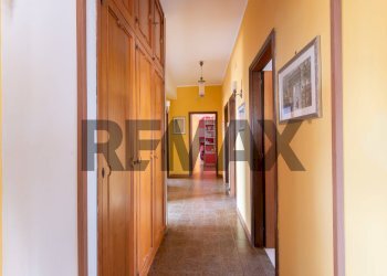 Hall / corridoio - Appartamento Via San Domenico Savio
 
25, Caltagirone - foto 16