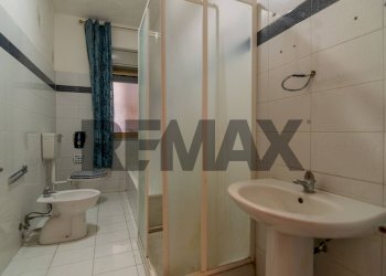Bagno - Trilocale Via Nazionale
 
13, Camporotondo Etneo - foto 7