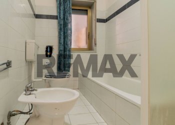 Bagno - Trilocale Via Nazionale
 
13, Camporotondo Etneo - foto 8