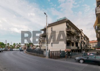 Edificio all\'aperto - Trilocale Via Nazionale
 
13, Camporotondo Etneo - foto 29