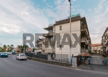 Edificio all\'aperto - Trilocale Via Nazionale
 
13, Camporotondo Etneo - foto 30