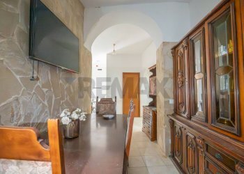 Sala da pranzo - Independent house via Ronco Schiciano
 
3-5, Caltagirone - photo 19