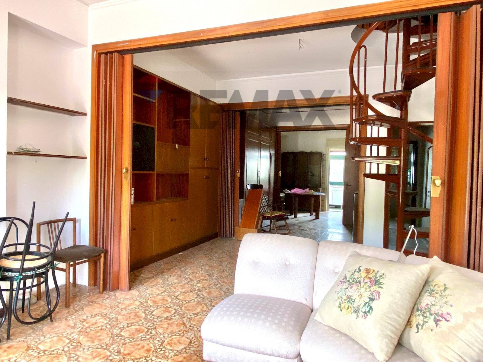 Sala da pranzo - Casa semi indipendente via ercole patti
 
18, Trecastagni - foto 1