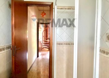 Hall / corridoio - Semi-detached house via ercole patti
 
18, Trecastagni - photo 5