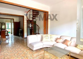 Soggiorno - Semi-detached house via ercole patti
 
18, Trecastagni - photo 6