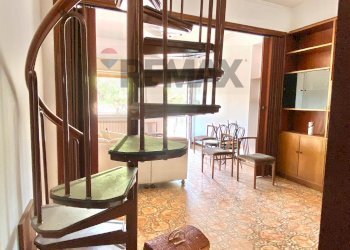 Scale - Semi-detached house via ercole patti
 
18, Trecastagni - photo 13
