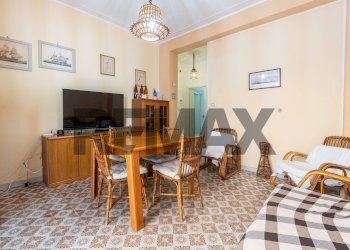 Sala da pranzo - Quadrilocale Lungomare Dei Ciclopi
 
107, Aci Castello - foto 5