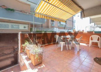 Terrazza - Quadrilocale Lungomare Dei Ciclopi
 
107, Aci Castello - foto 12
