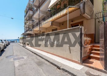 Edificio all\'aperto - Quadrilocale Lungomare Dei Ciclopi
 
107, Aci Castello - foto 13