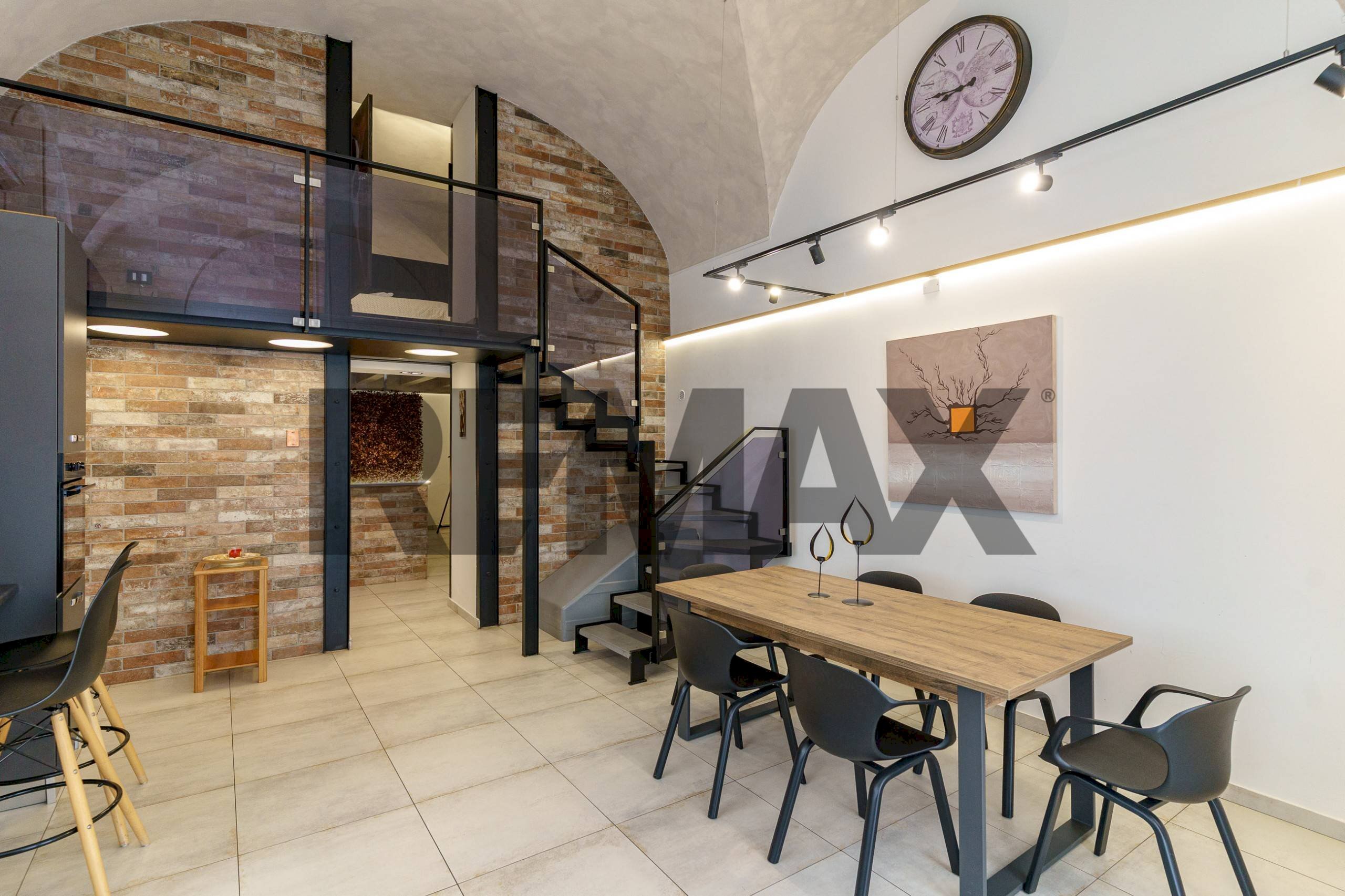 Sala da pranzo - Casa semi indipendente Via Giuseppe Garibaldi
 
146, Catania - foto 3