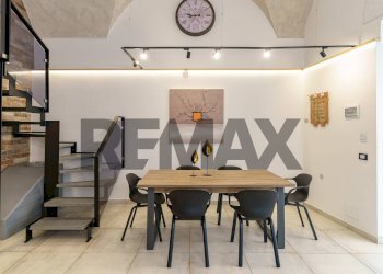 Sala da pranzo - Casa semi indipendente Via Giuseppe Garibaldi
 
146, Catania - foto 21