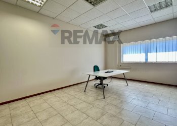 Ufficio - Locale Commerciale via Andrea Doria
9, Aci Sant'Antonio - foto 8