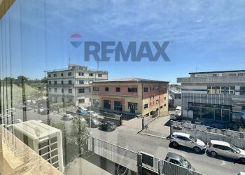 Edificio all\'aperto - Locale Commerciale via Andrea Doria
9, Aci Sant'Antonio - foto 9