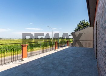 Terrazza - Trilocale via Circonvallazione
 
16, Siziano - foto 16