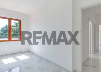 Stanza vuota - Trilocale Via Circonvallazione
 
16, Siziano - foto 8