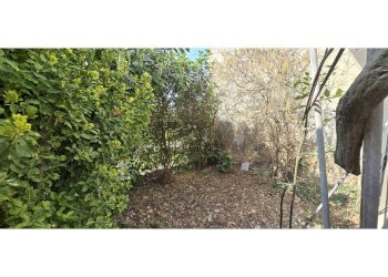 Giardino - Casa indipendente Strada San Fermo
 
4, Piubega - foto 10