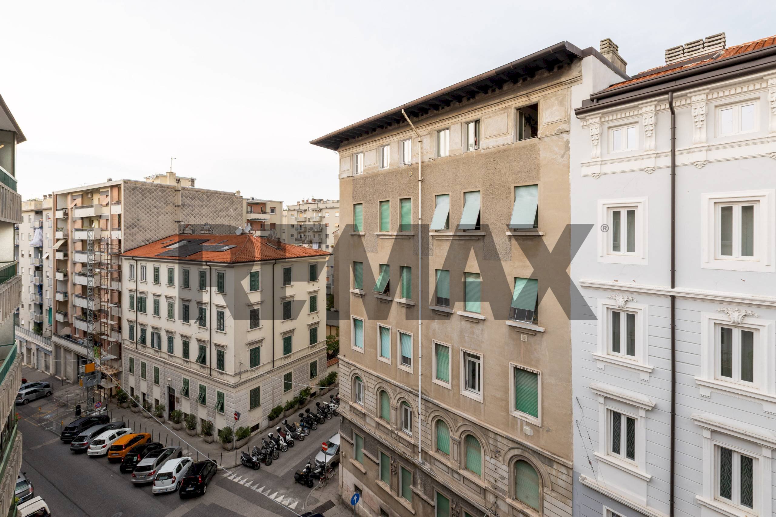 Edificio all\'aperto - Trilocale Via Pasquale Revoltella
7, Trieste - foto 3