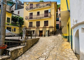 Edificio all\'aperto - Quadrilocale via Madonna dei cipressi
 
SNC, Fontegreca - foto 1