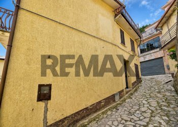 Casa all\'aperto - Quadrilocale via Madonna dei cipressi
 
SNC, Fontegreca - foto 4