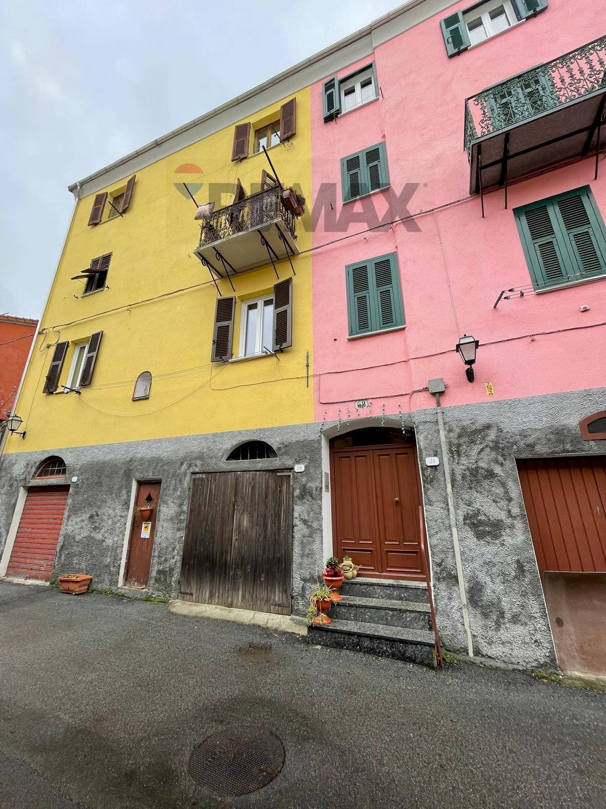 Edificio all\'aperto - Quadrilocale via G cesio
 
38, Altare - foto 1