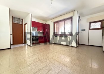 Stanza vuota - Bilocale Residenza bosco
 
2, Caprino Bergamasco - foto 2