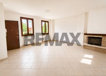 Stanza vuota - Trilocale vicolo durini
 
3, Gambarana - foto 3
