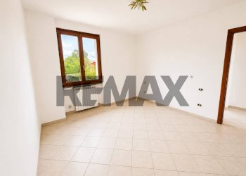 Stanza vuota - Trilocale vicolo durini
 
3, Gambarana - foto 4