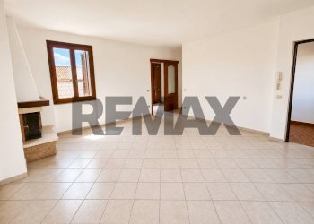 Stanza vuota - Trilocale vicolo durini
 
3, Gambarana - foto 5