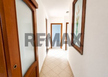 Hall / corridoio - Trilocale vicolo durini
 
3, Gambarana - foto 6